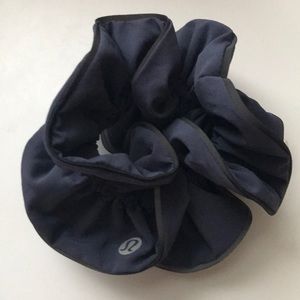 lululemon scrunchie